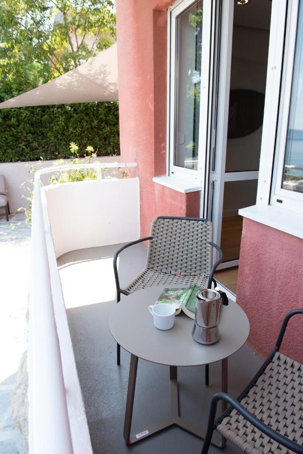 Beachfront Apartment Rosa Del Mar Jardin Мощеничка-Драга Экстерьер фото