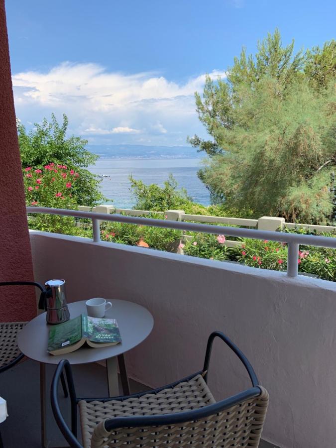 Beachfront Apartment Rosa Del Mar Jardin Мощеничка-Драга Экстерьер фото